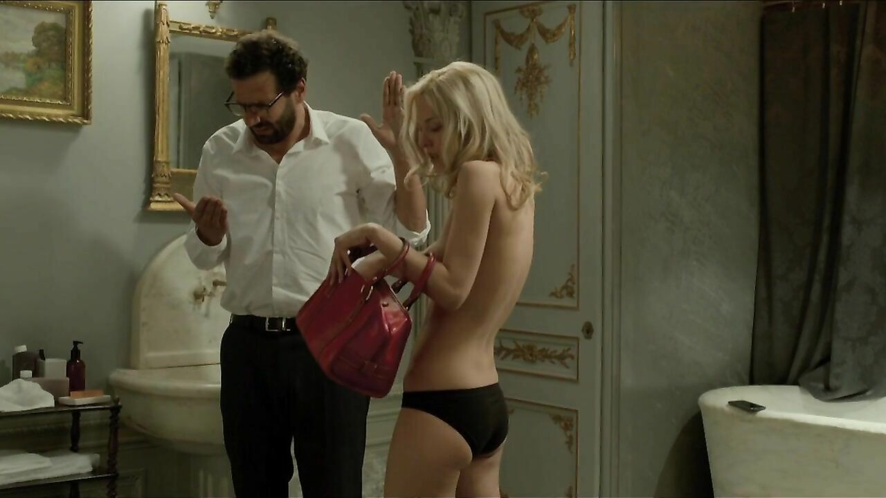 Caroline Anglade erotic scene from Josephine s'arrondit (2016)