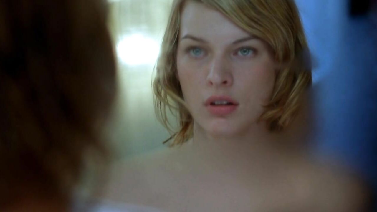 Milla Jovovich erotic scene from Resident Evil (2002)