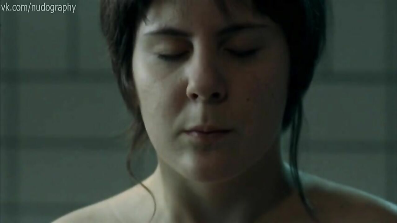 Louise Blachere erotic scene from Naissance des pieuvres (2007)