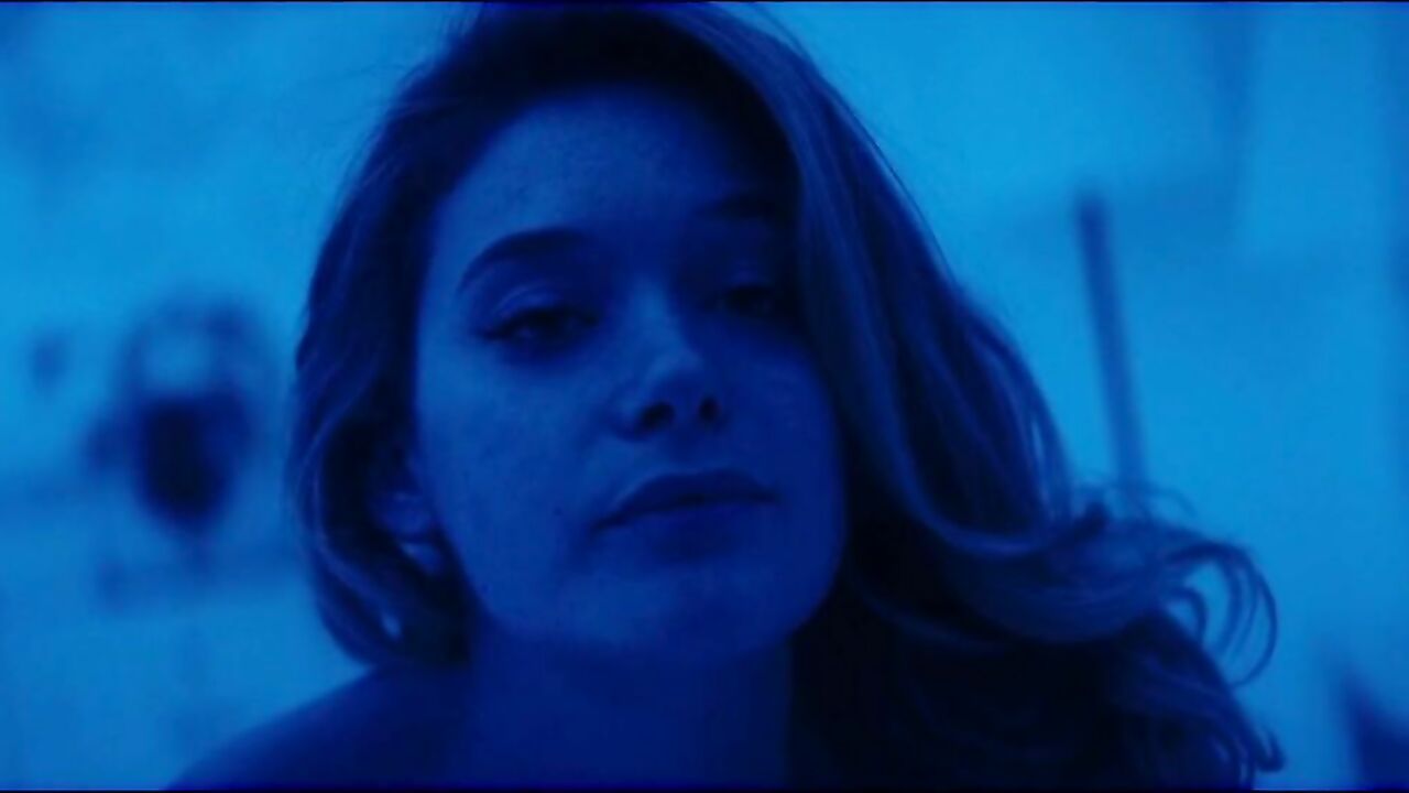 Rachel Keller erotic scene from Legion s01e05 (2017)