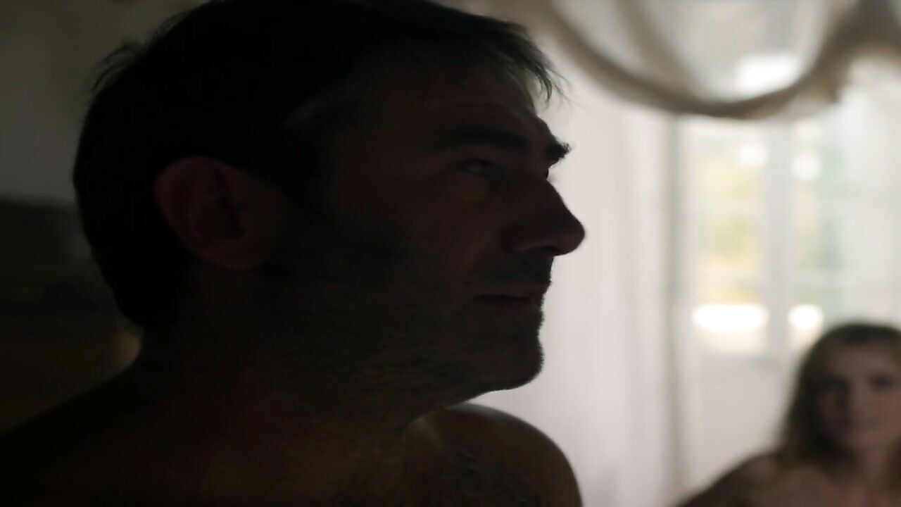 Isabelle Carre and Karin Viard nude, sex scene from Vingt et une nuits avec Pattie (2015)