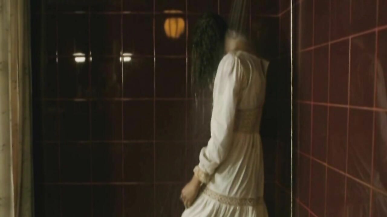 Mar Regueras erotic scene from Volando voy (2006)