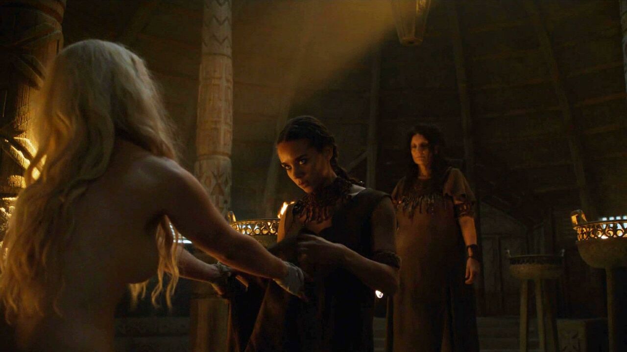 Emilia Clarke erotic scene from Game of Thrones s06e03 (2016)