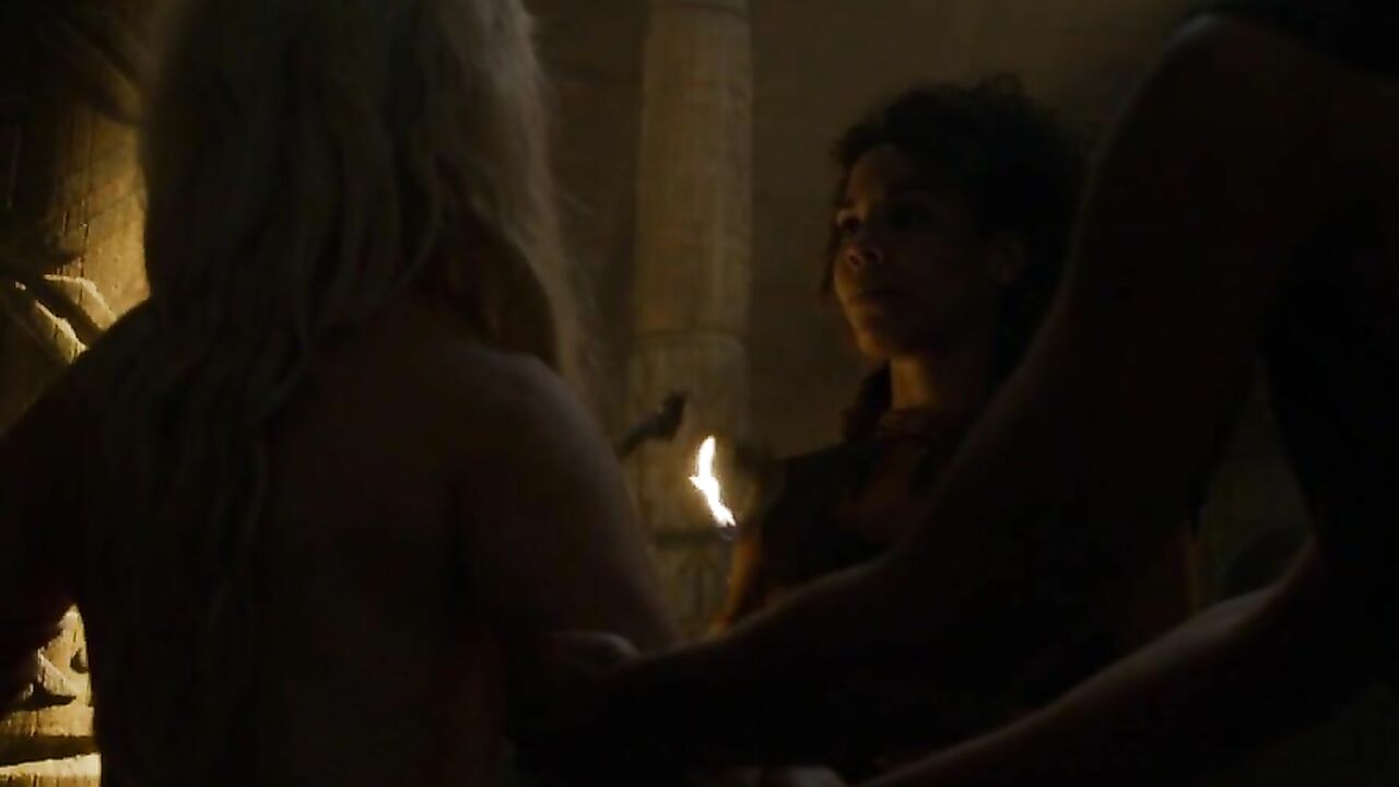 Emilia Clarke erotic scene from Game of Thrones s06e03 (2016)