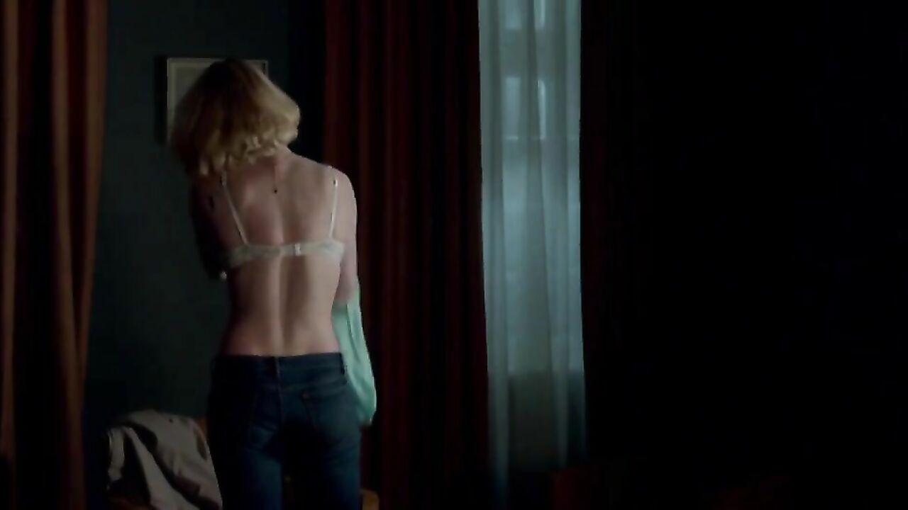 Emilie Dequenne nude, sex scene from Pas son genre (2014)