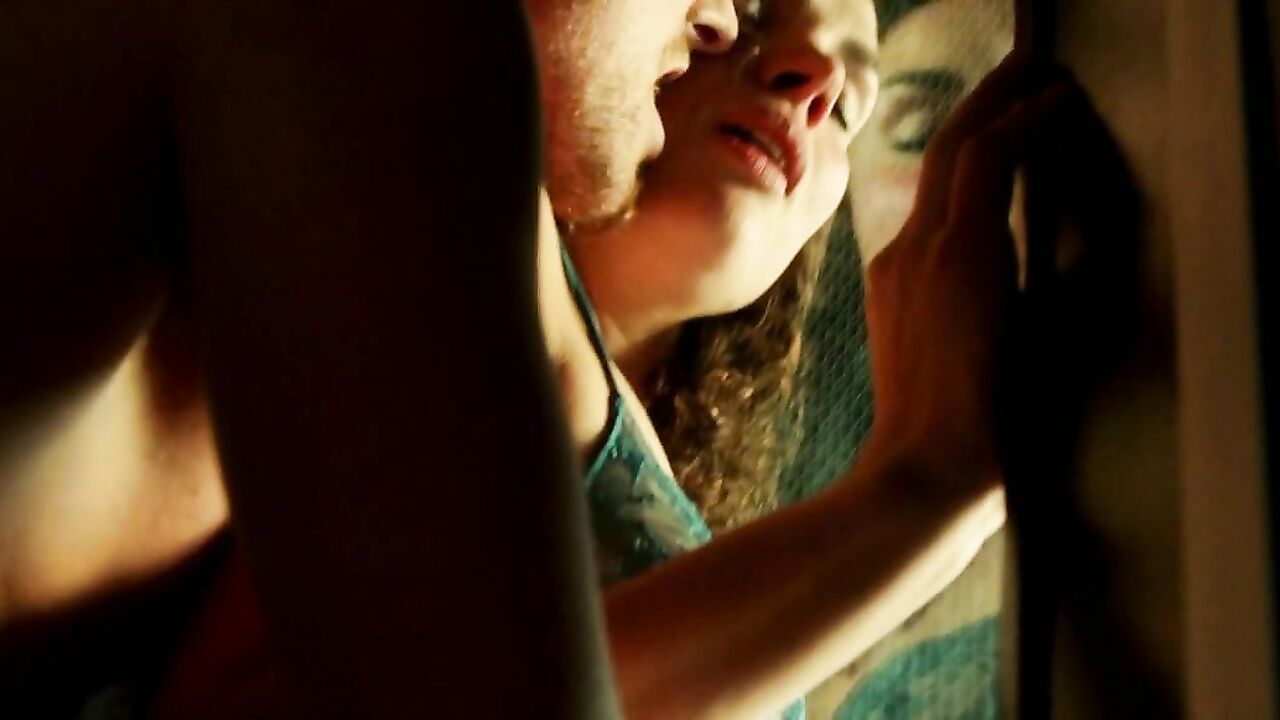 Anna Drijver nude, sex scene from Komt een vrouw bij de dokter (2009)