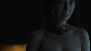 Game Of Thrones s06e01 (2016)'dan Carice Van Houten erotik sahnesi