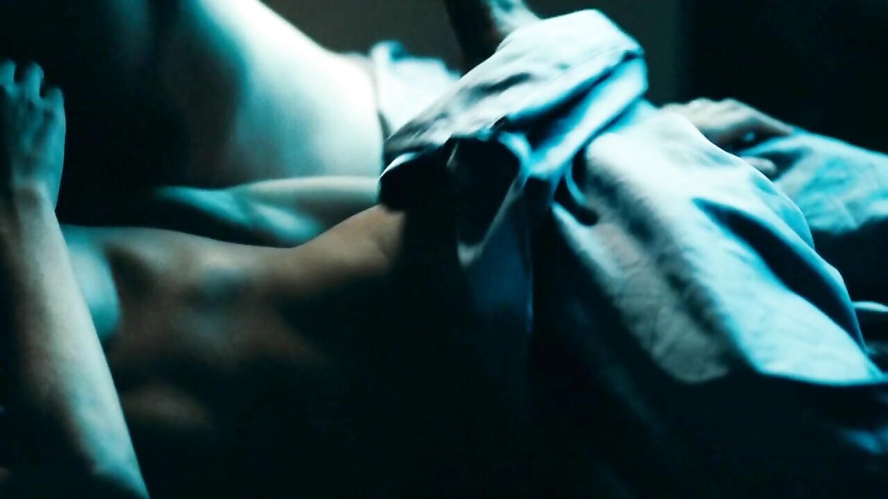 Diane Kruger nude, sex scene from Inhale (2010)