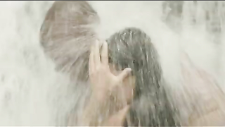 Adriana Ugarte nuda, scena di sesso da Palmeras en la nieve (2015)