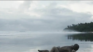 Adriana Ugarte nuda, scena di sesso da Palmeras en la nieve (2015)