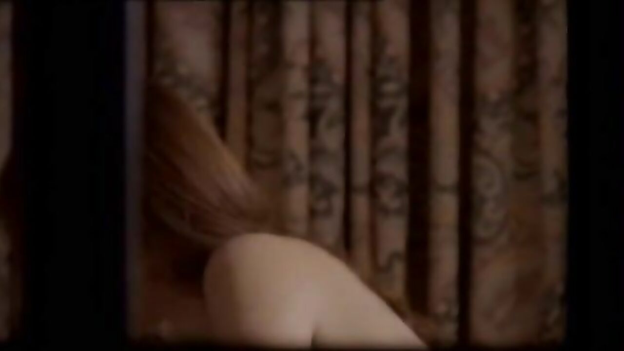 Edina Cartianu nude, sex scene from Duel en ville s01e03 (2009)