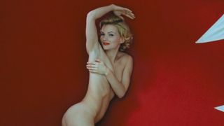 Sophie Quinton, scena di sesso nuda da Nessuno altro tranne te (2011)