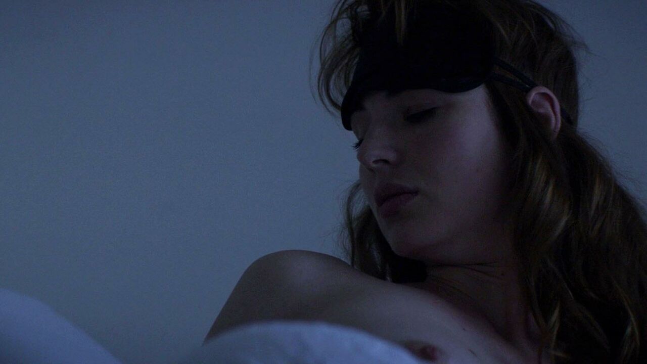 Louise Bourgoin nackt, Szene aus Mojave (2015)