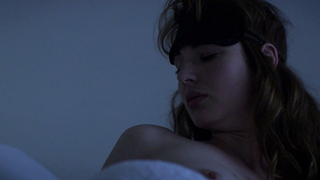 Louise Bourgoin nua, cena de Mojave (2015)