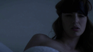 Louise Bourgoin nua, cena de Mojave (2015)