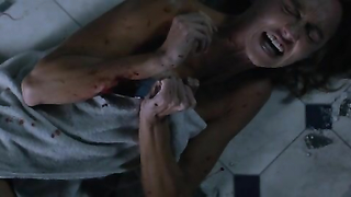 Sharni Vinson nago, Simone Buchanan nago, scena seksu z Patricka (2013)