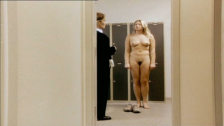 Trine Dyrholm nuda, scena da Forbrydelser (2004)