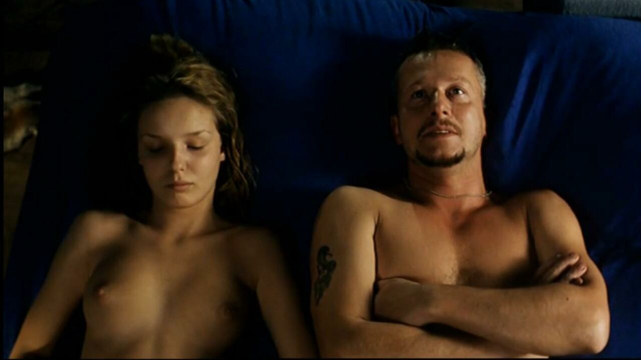 Agnieszka Wlodarczyk nude, sex scene from Sara (1997)