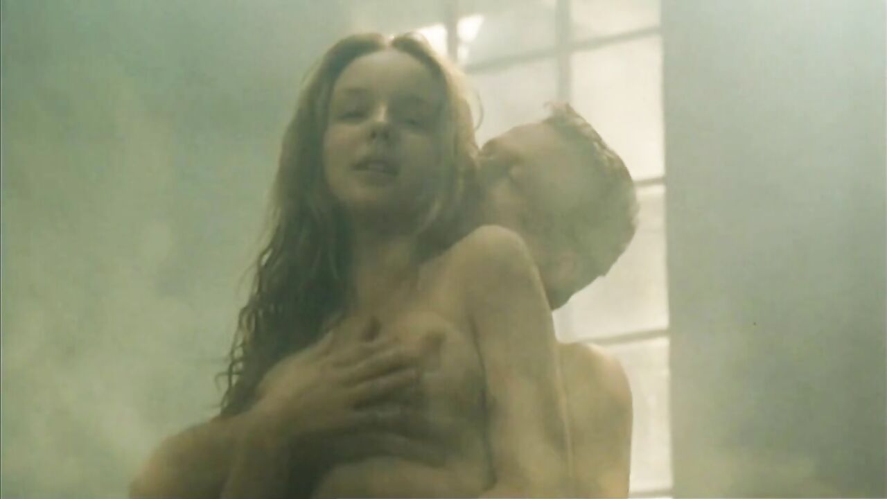 Agnieszka Wlodarczyk nude, sex scene from Sara (1997)