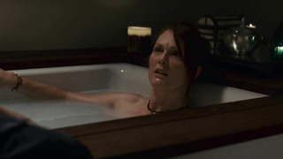 Julianne Moore and Yaya DaCosta nude, sex scene from The Kids Are All Right (2010)