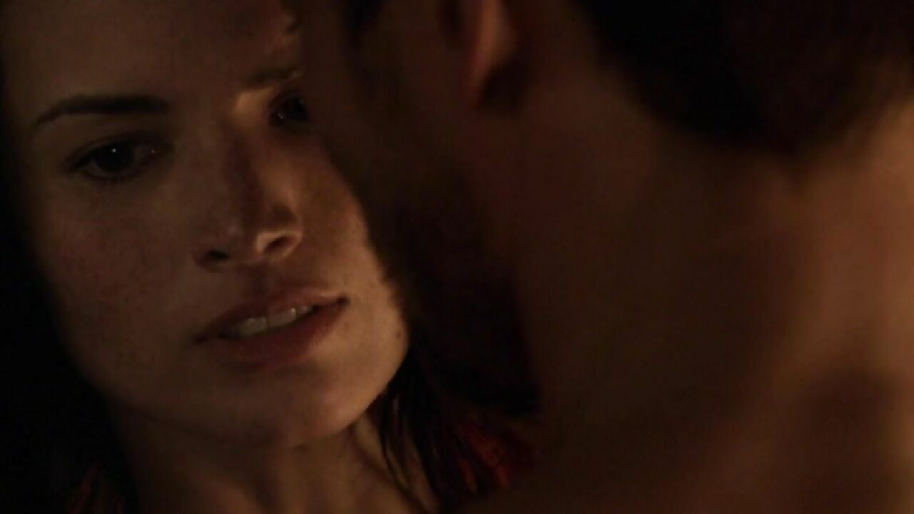 Katrina Law nackt, Sexszene aus Spartacus Blood and Sand s01e13 (2010)