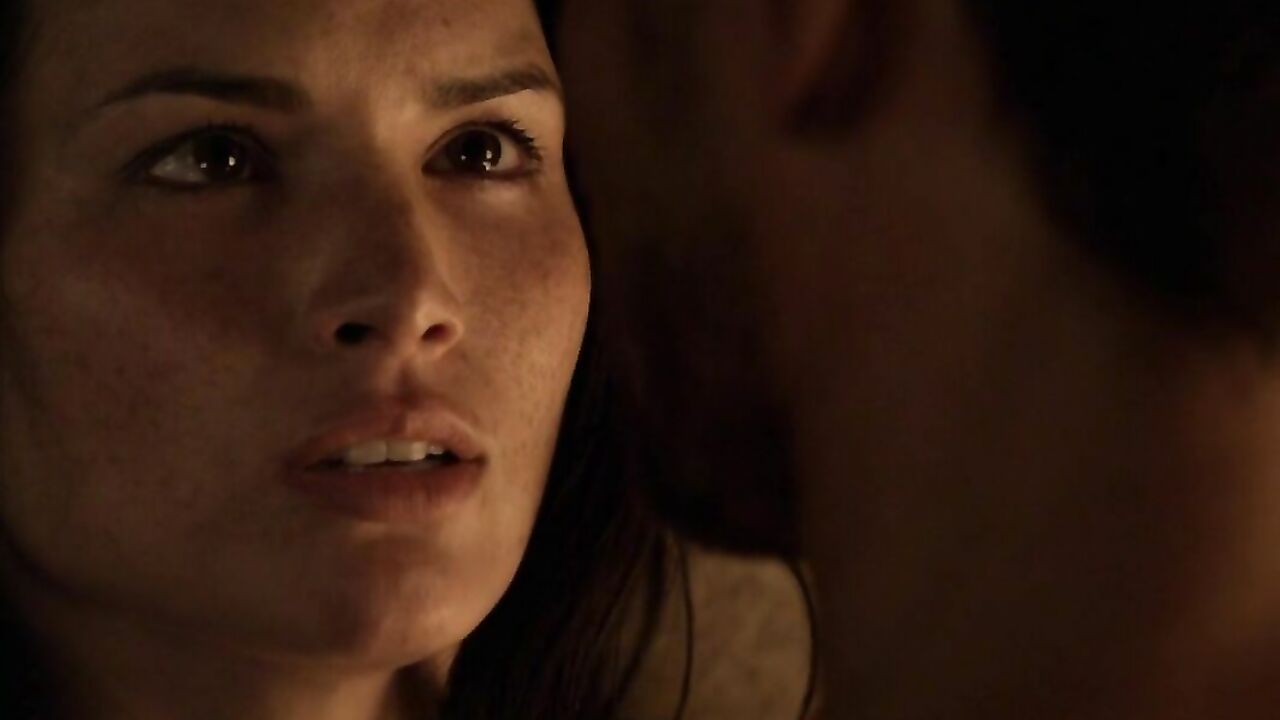 Katrina Law nackt, Sexszene aus Spartacus Blood and Sand s01e13 (2010)