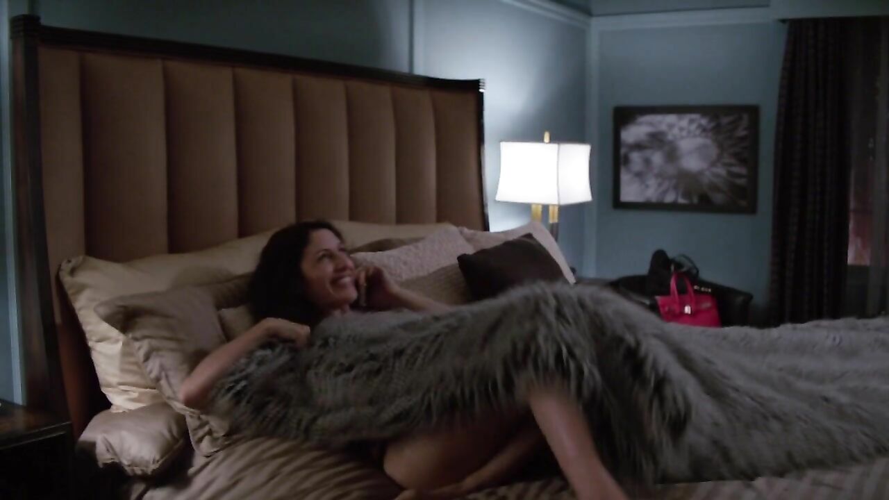 Lisa Edelstein nackt, erotische Szene aus Girlfriends Guide to Divorce s02e06 (2015)