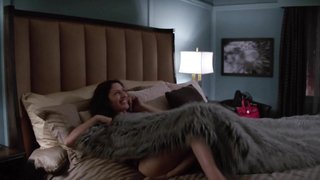 Lisa Edelstein nude, erotic scene from Girlfriends Guide to Divorce s02e06 (2015)