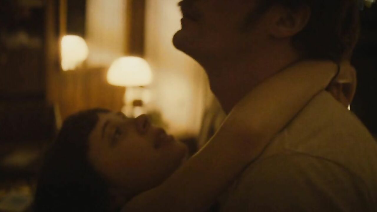 Bel Powley nude, sex scene from The Diary of a Teenage Girl (2015)