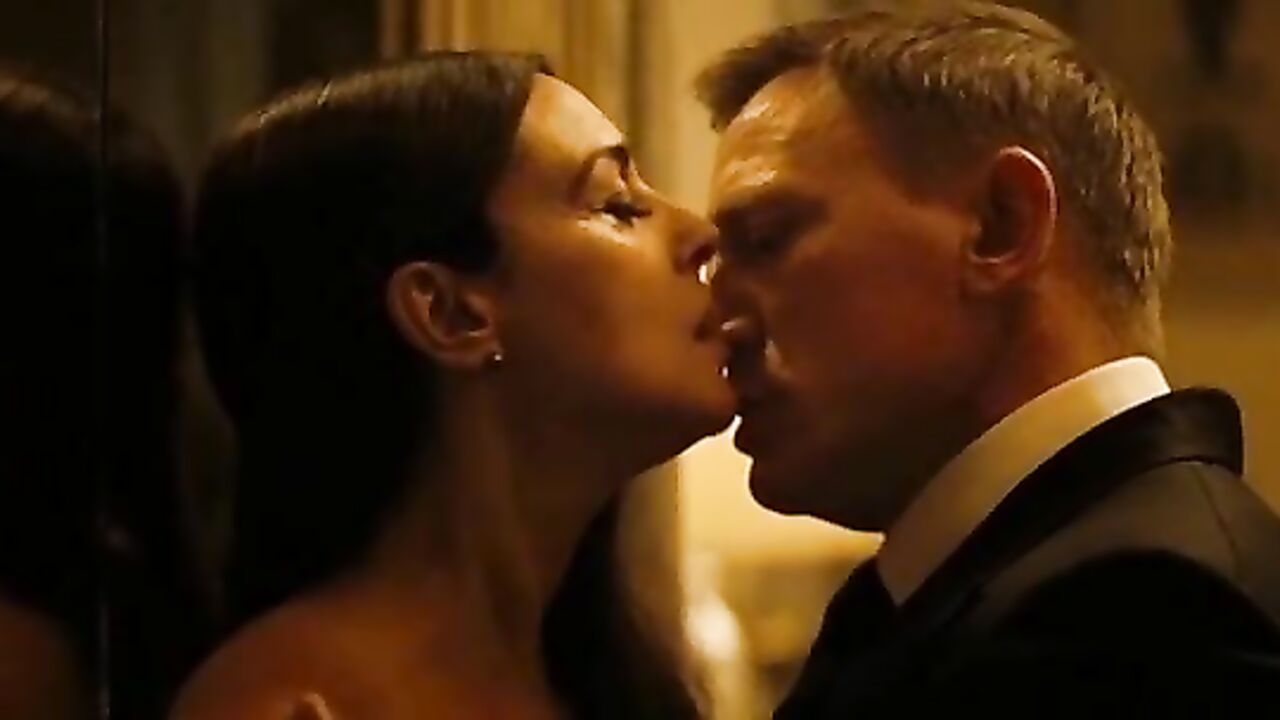 Monica Bellucci nackt, Sexszene aus Spectre (2015)