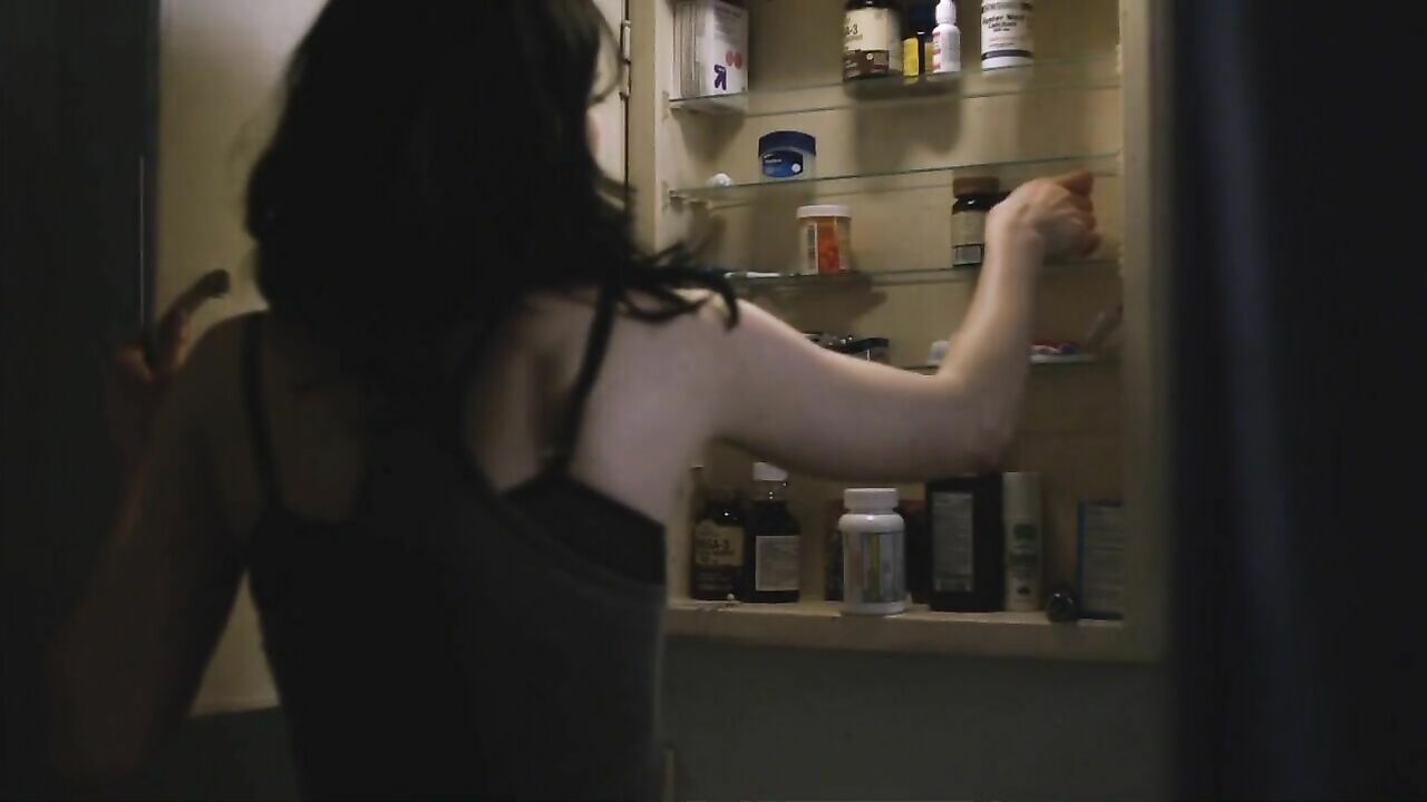 Krysten Ritter nackt, Sexszene aus Jessica Jones s01e01, Sexszene aus 02 (2015)