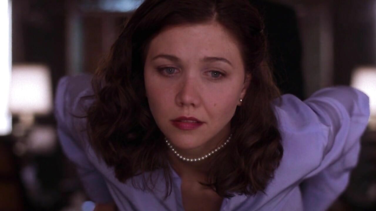 Maggie Gyllenhaal nackt, Sexszene aus Secretary (2002)