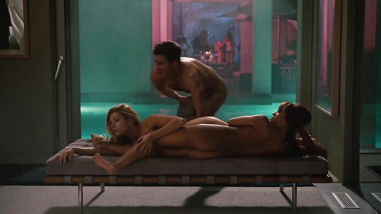 Jo Newman nackt, Katheryn Winnick sexy, Christina Fandino nackt, Szene aus Love and Other Drugs (2010)