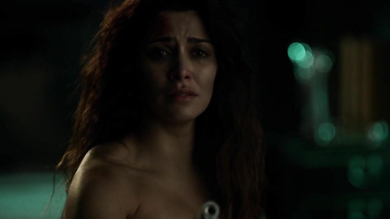 Shivani Ghai nackt, Szene aus Dominion s02e11 (2015)