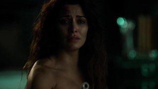 Shivani Ghai nuda, scena da Dominion s02e11 (2015)