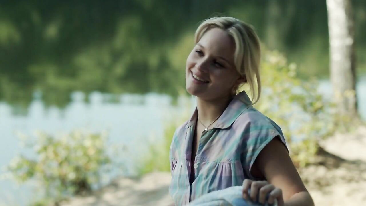 Sonja Gerhardt nackt, Szene aus Deutschland 83 s01e02 (2015)