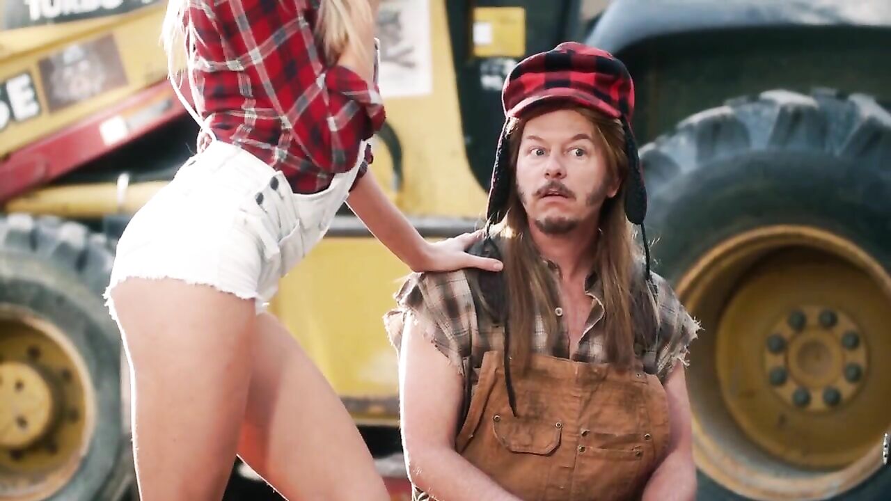 Charlotte McKinney sexy, scene from Joe Dirt 2 (2015)