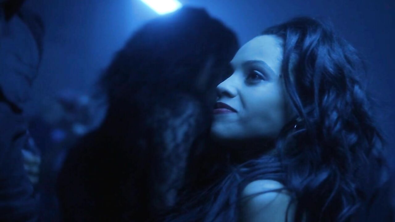 Bianca Lawson sexy, Sexszene aus Rogue s03e02 (2015)