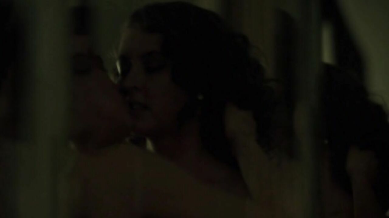 Katharine Isabelle sexy, Caroline Dhavernas sexy, Sexszene aus Hannibal s03e06 (2015)