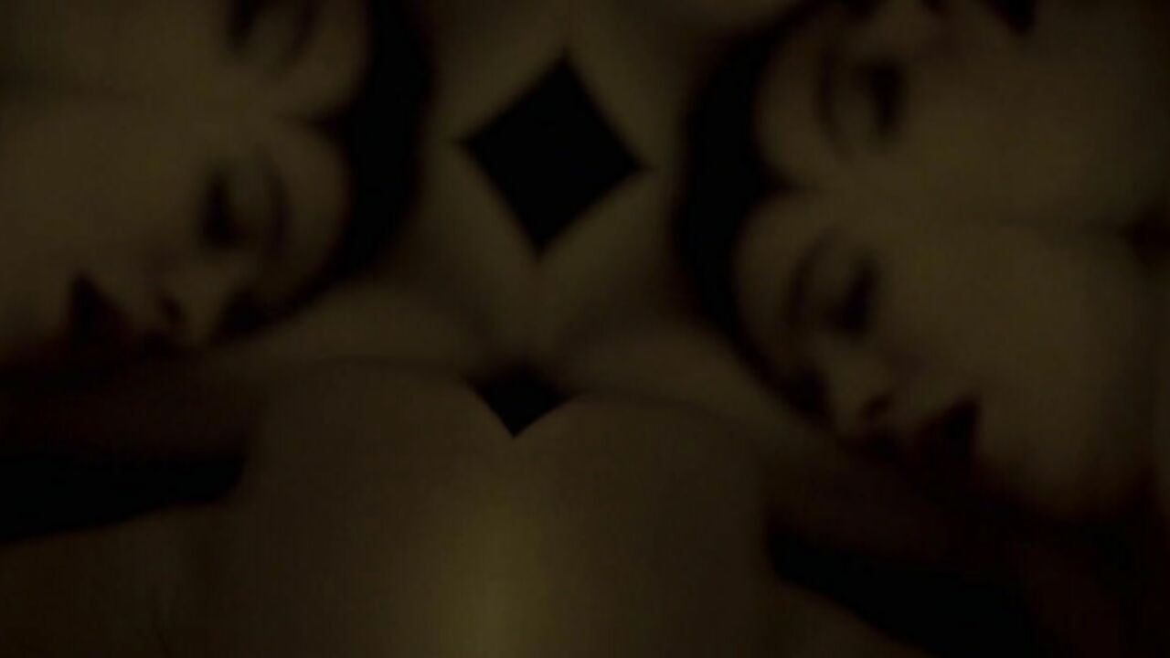 Katharine Isabelle sexy, Caroline Dhavernas sexy, Sexszene aus Hannibal s03e06 (2015)