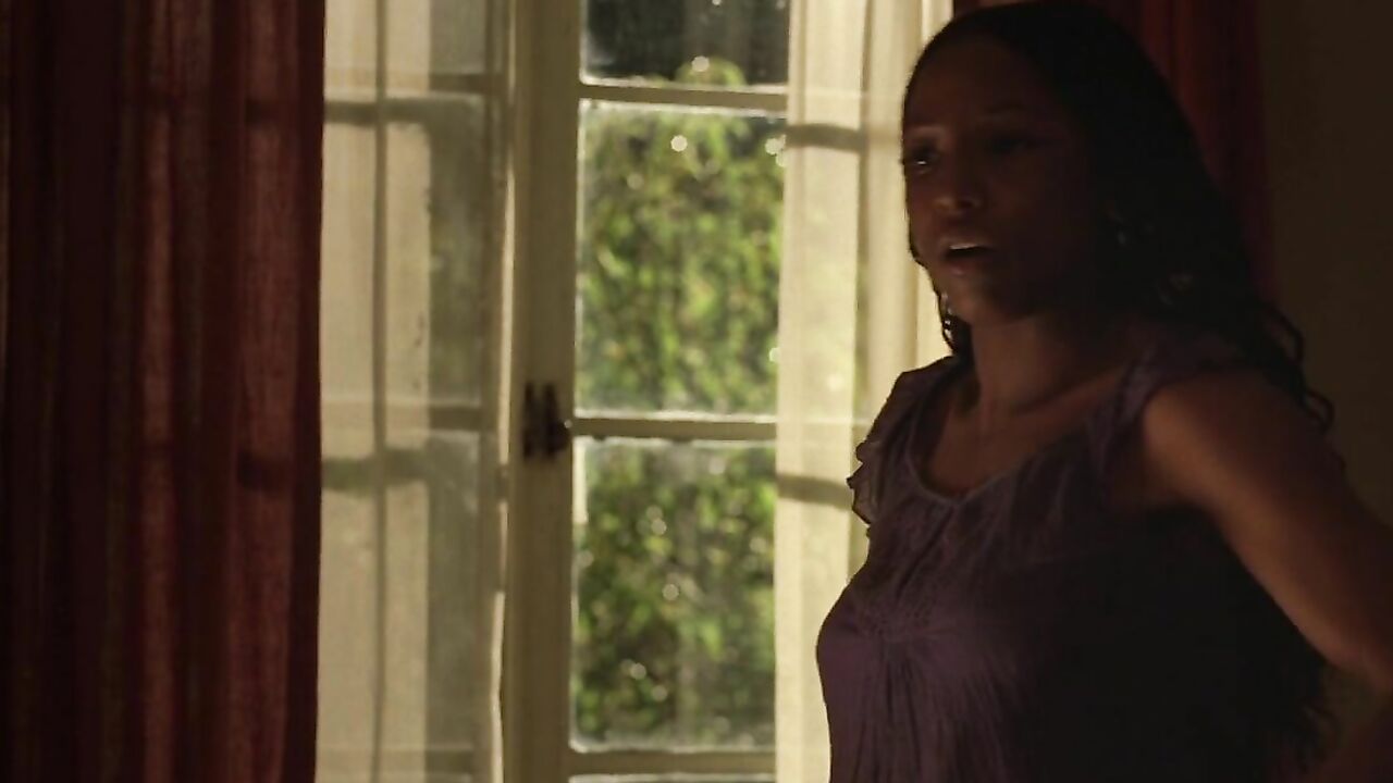 Rutina Wesley sexy, Natasha Alam sexy, Sexszene aus True Blood s03e03 (2010)