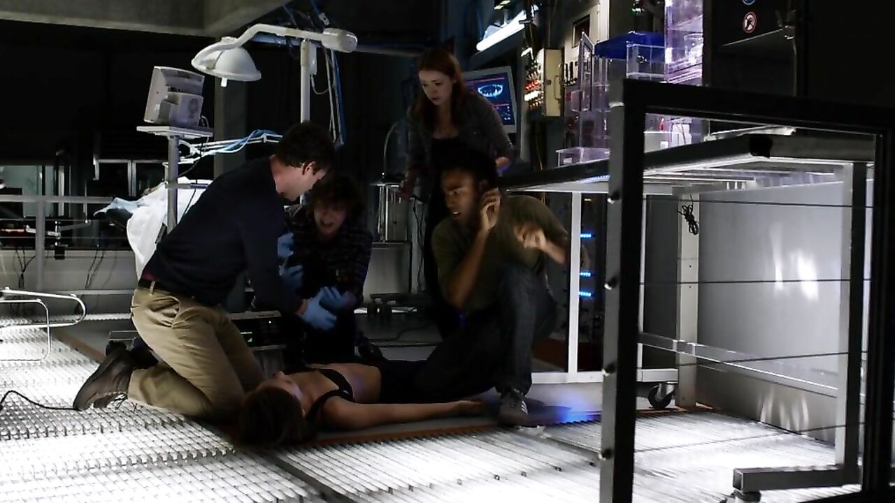 Olivia Wilde sexy, scene from The Lazarus Effect (2015)