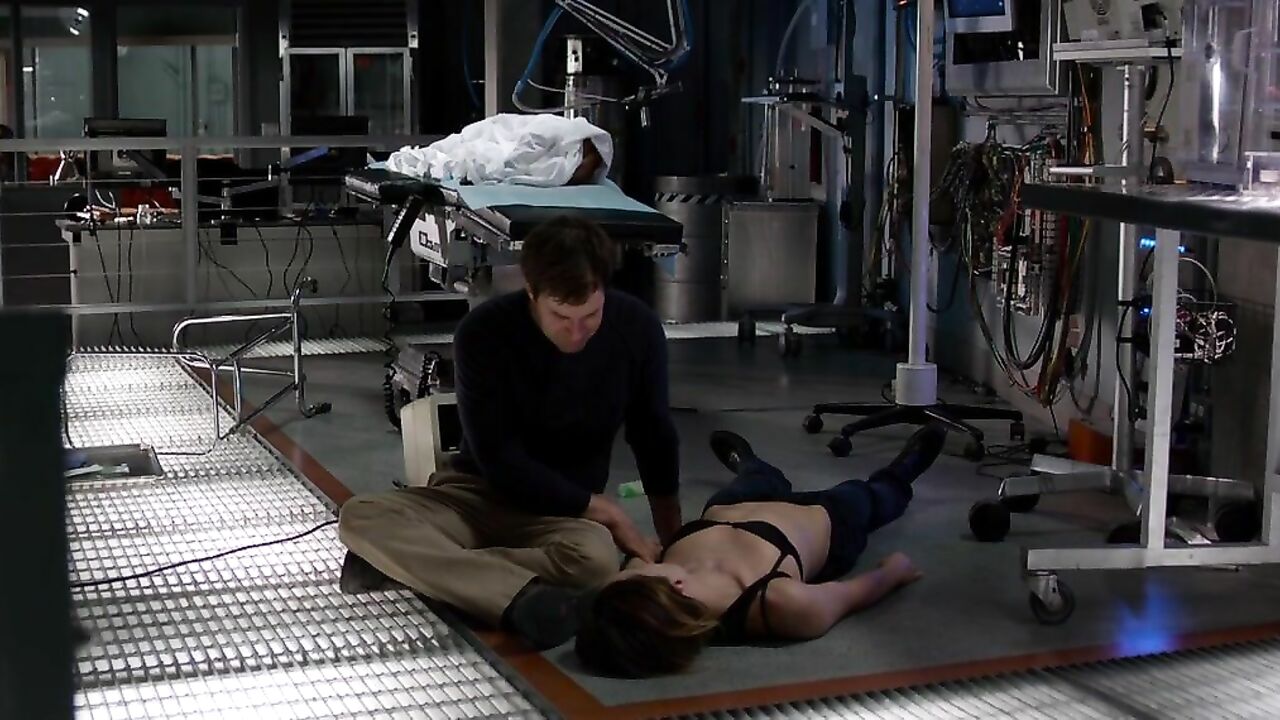 Olivia Wilde sexy, scene from The Lazarus Effect (2015)