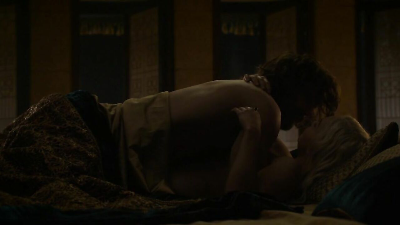 Emilia Clarke sexy, sex scene from Game of Thrones s05e07 (2015)