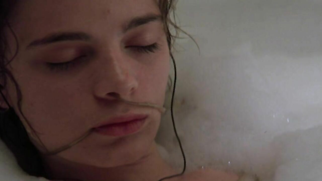 Gabrielle Anwar nude, scene from Body Snatchers (1993)