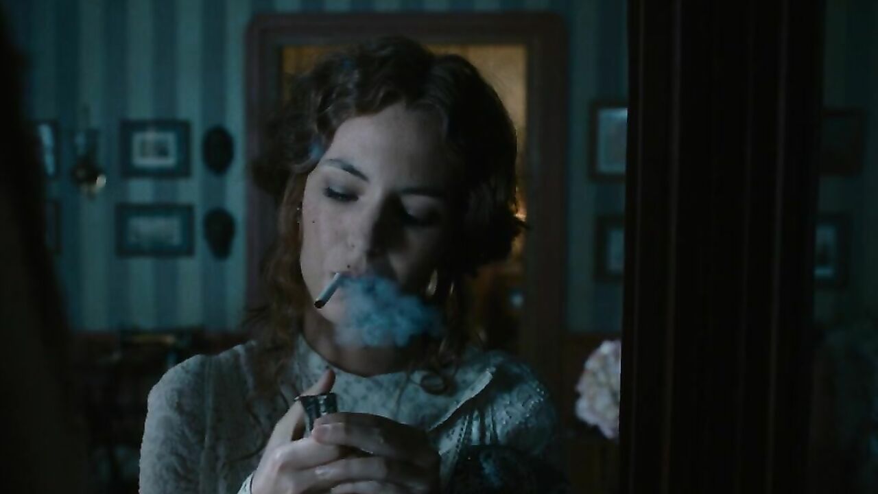 Louise Bourgoin nackt, Szene aus Les aventures extraordinaires d'Adele Blanc-Sec (2010)