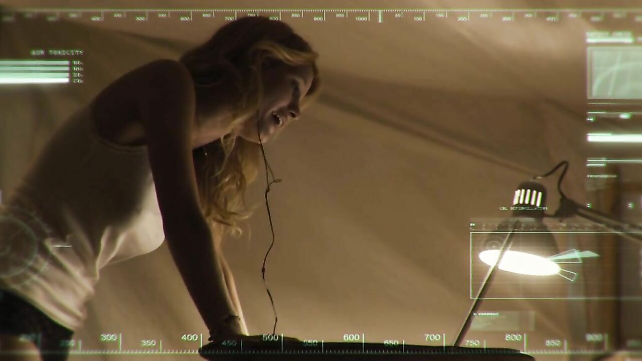 Ashley Hinshaw sexy, scene from The Pyramid (2014)