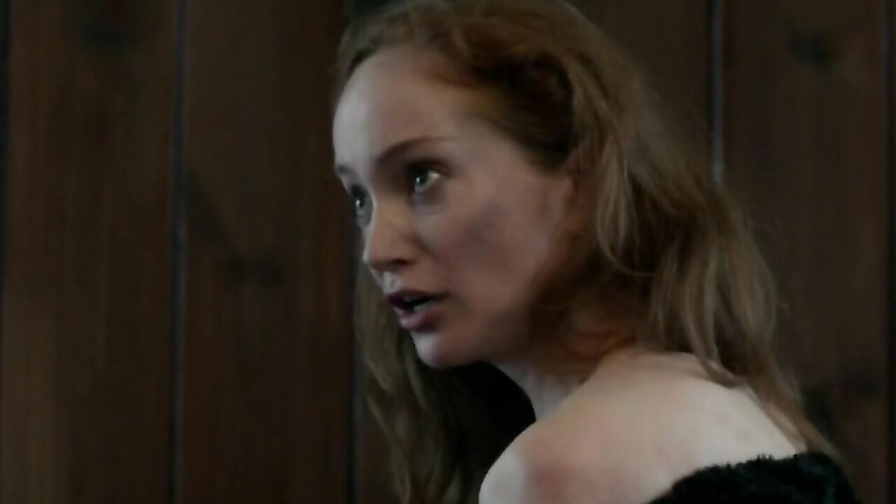 Lotte Verbeek nude, scene from Outlander s01e11 (2015)