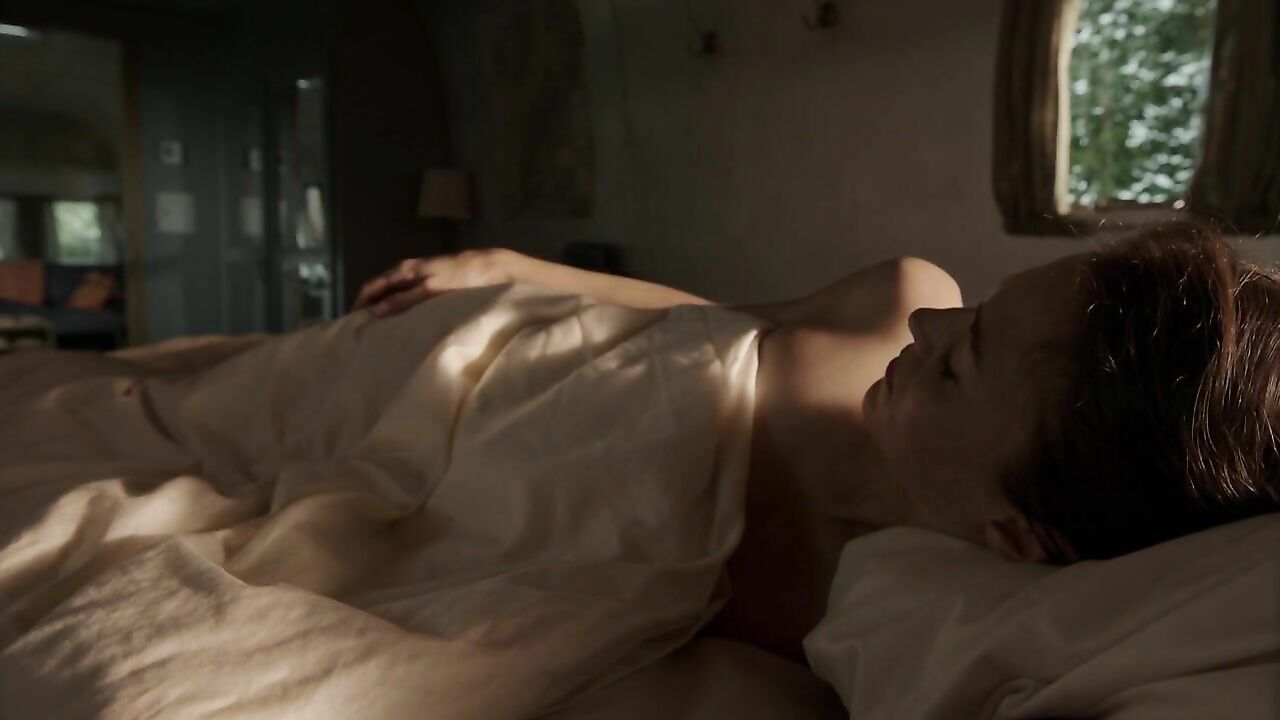 Trieste Kelly Dunn sexy, Lili Simmons sexy, scene from Banshee s02e08 (2014)