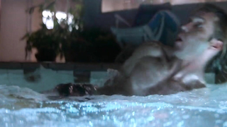 Natasha Henstridge nuda, scena di sesso da Species (1995)